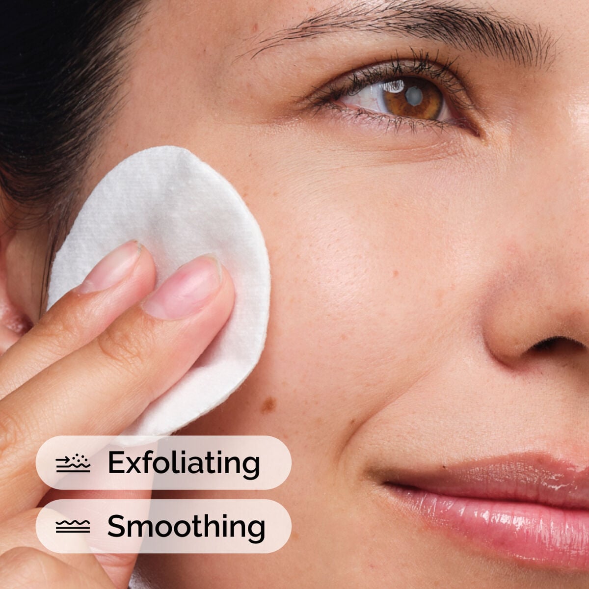 glycolic-acid-7-exfoliating-toner-r4 ord-glycolic-acid-exfoliating-toner-model-application-with-benefits.jpg